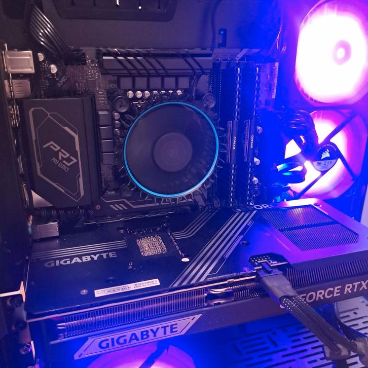 PC de jeu i7 RTX 5070ti, Informatique & Logiciels, Ordinateurs de bureau, SSD, Gaming, Enlèvement