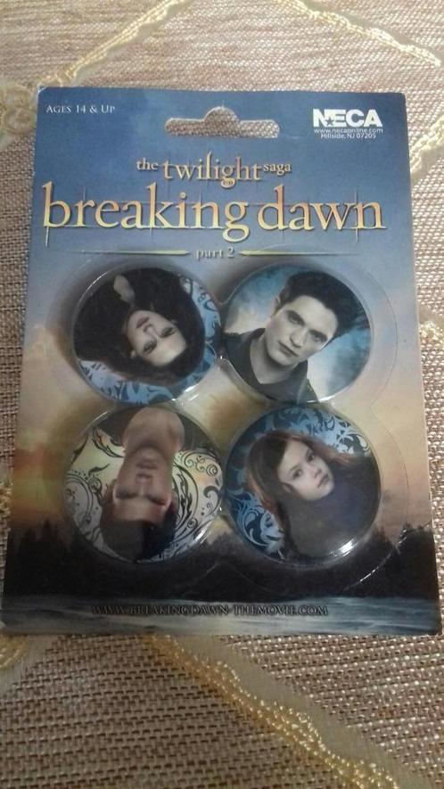 NIEUW 4 Badges The Twilight Saga, diam. 4 cm, ongeopend, Verzamelen, Film en Tv, Nieuw, Ophalen of Verzenden