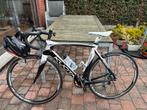 Koersfiets zwart/wit Kuota carbon, Fietsen en Brommers, Ophalen, Zo goed als nieuw