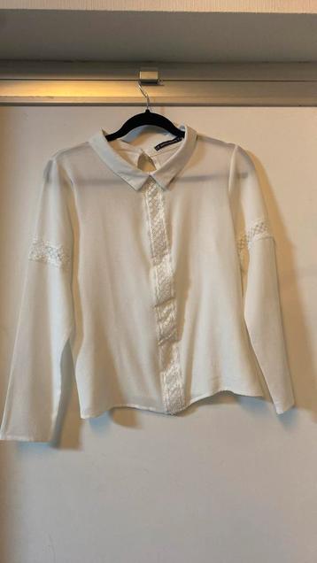 Lyceumkleren, wit/groene blouses beschikbaar voor biedingen
