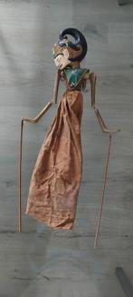 Indonesische Marionetten, Ophalen