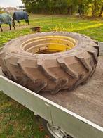 2 tractorbanden op velg, Zakelijke goederen, Ophalen