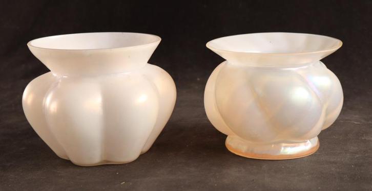 Paar antieke iriserende vaasjes, Antiek en Kunst, Antiek | Glaswerk en Kristal, Ophalen of Verzenden