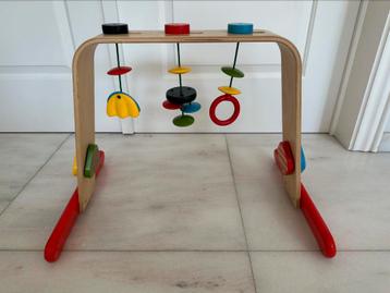 Houten speelboog van IKEA beschikbaar voor biedingen