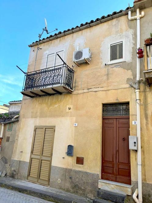 Sicile, appartement à 12.000€ à 30min de la mer, Immo, Buitenland, Italië, Appartement, Dorp