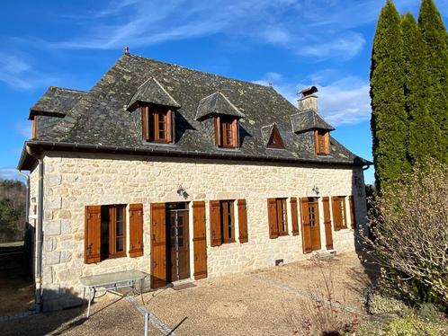 Huis met zwembad Zuid-Auvergne klaar om te wonen, Immo, Buitenland, Frankrijk, Woonhuis, Dorp