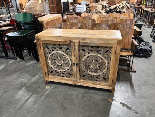 Unieke Houtsnijwerk Dressoir handgesneden uit India, Huis en Inrichting, Kasten | Dressoirs, Nieuw, 100 tot 150 cm, 25 tot 50 cm
