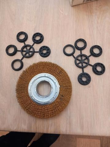 Brosse métallique  beschikbaar voor biedingen