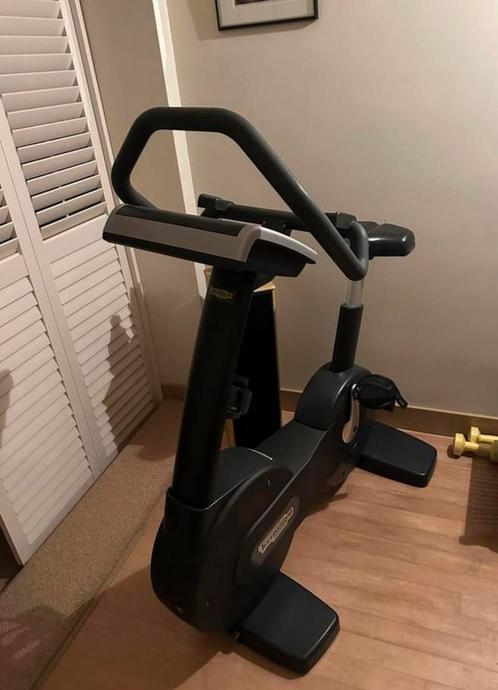 VÉLO HOME TRAINER TECHNOGYM EXCITE 500 BLACK SP, Sports & Fitness, Équipement de fitness, Comme neuf, Enlèvement ou Envoi