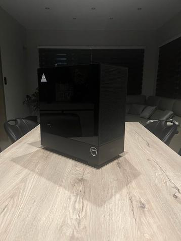 PC Gamer Professionel comme neuf beschikbaar voor biedingen