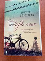 Een verliefde vrouw - Judith Lennox, Boeken, Zo goed als nieuw, Ophalen