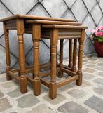 Uitschuifbare eikenhouten tafel., Ophalen