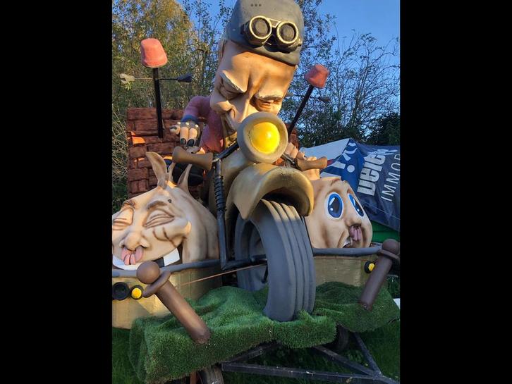 Carnavalswagen, Kleding | Dames, Carnavalskleding en Feestkleding, Ophalen