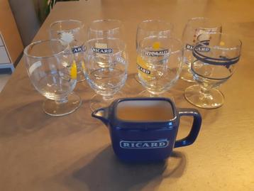8 glazen uit de Ricard-collectie + 1 Ricard-schenktuit beschikbaar voor biedingen