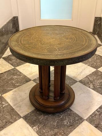Table à fumer orientale ancienne des années 1920 et 1930, Enlèvement