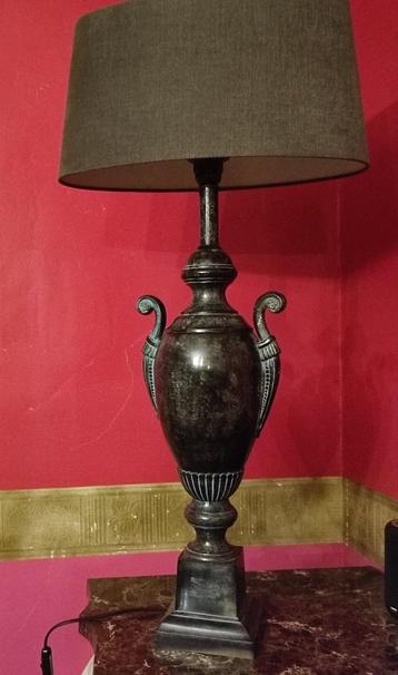 Grote lamp in neoklassieke stijl  beschikbaar voor biedingen