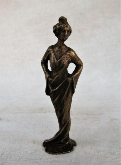 Jugendstil - Vienna, Wiener Bronze vrouw in lange jurk (8011, Antiquités & Art, Curiosités & Brocante, Enlèvement ou Envoi