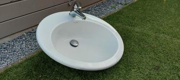 Évier de marque Camargue avec robinet et bouton-poussoir, Enlèvement, Utilisé