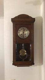 Horloge suspendue, Enlèvement