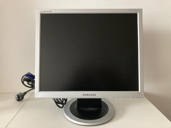monitor SAMSUNG 920N --> DOE EEN BOD, Computers en Software, Monitoren, Zo goed als nieuw, 60 Hz of minder, Draaibaar, Ophalen
