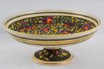 Grote vintage fruitschaal op voet – handbeschilderd – 33 cm, Porselein of Keramiek, Schaal, Rond, Ophalen of Verzenden