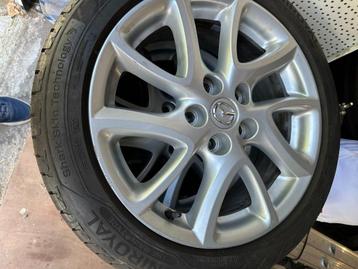 4 jantes et pneus mazda 17 pouces beschikbaar voor biedingen