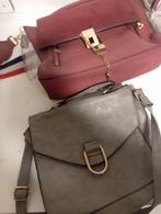 2 handtassen, Ophalen