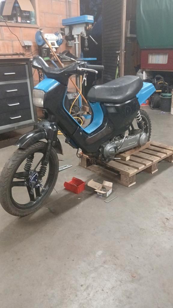 Honda wallaroo (project ) veel Malosie onderdelen, Fietsen en Brommers, Brommers | Honda, Zo goed als nieuw, Ophalen