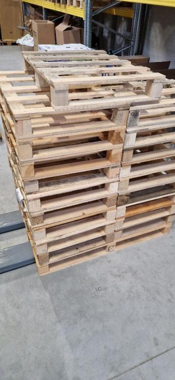 pallet 80 x 60 cm / halve pallet beschikbaar voor biedingen