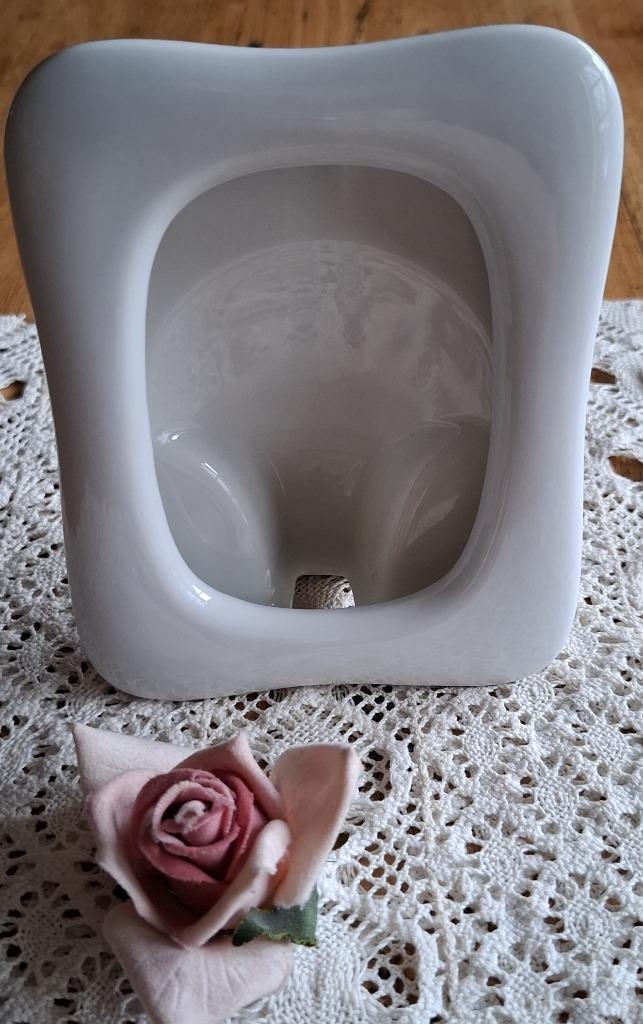 Wit porseleinen fotolijstje, zonder glasplaatje, Antiek en Kunst, Curiosa en Brocante, Ophalen of Verzenden