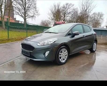 Ford fiesta automaat, Auto's, Ford, Particulier, Bochtverlichting, Radio, Regensensor, USB, Benzine, Automaat, Ophalen