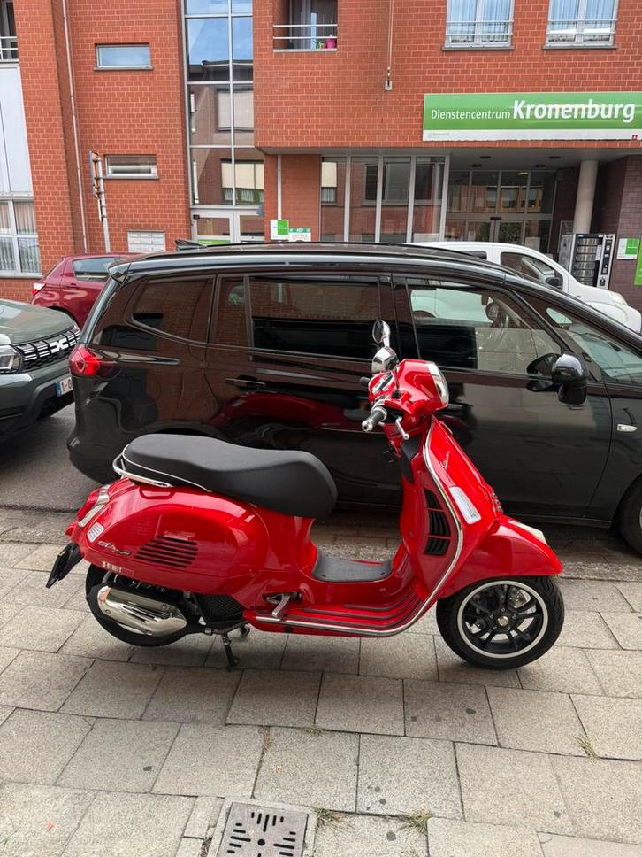 Vespa 125 gts super , 2024 , 7 km ( gloednieuwe), Vélos & Vélomoteurs, Scooters | Vespa, Comme neuf, Enlèvement ou Envoi