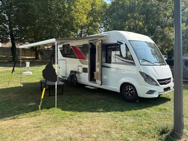 Burstner elegance i695G, Caravanes & Camping, Camping-cars, Particulier, jusqu'à 4, Intégral, Bürstner, Fiat, Diesel, Boîte manuelle