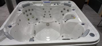 jacuzzi Wellis Antartique 7 places avec services :0476885653, Enlèvement ou Envoi, Neuf, Autres types