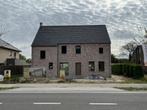 Huis te koop in Meeuwen-Gruitrode, 3 slpks, 166 m², Vrijstaande woning, 3 kamers