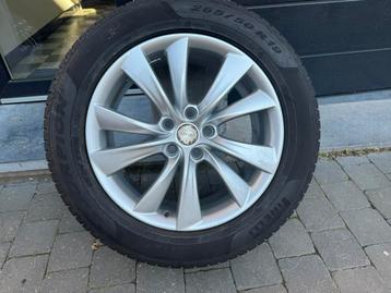4x Tesla Model X goede winterbanden op originele velgen beschikbaar voor biedingen