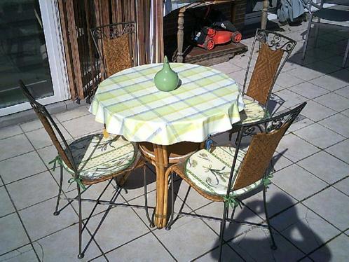 Tuintafel rotan, Tuin en Terras, Tuinsets en Loungesets, Zo goed als nieuw, Tuinset, Rotan, Stoel, Ophalen