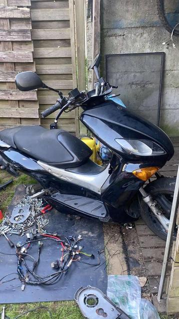 Yamaha maxster 125 project beschikbaar voor biedingen