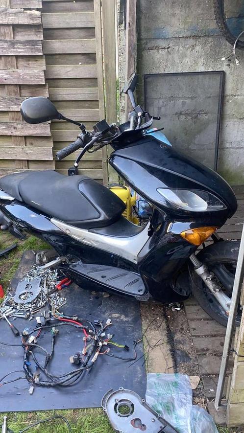 Yamaha maxster 125 project, Fietsen en Brommers, Snorfietsen en Snorscooters, Zo goed als nieuw, Yamaha, Ophalen