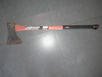 Hache polet beschikbaar voor biedingen