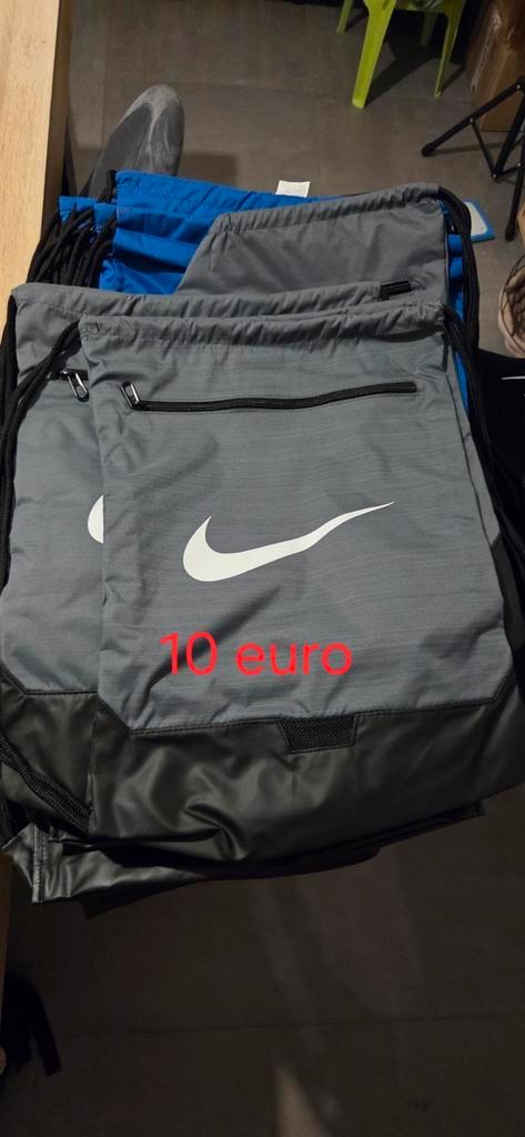 🔥 Lot de sacs à dos Nike NEUFS sans étiquette – 10€/pièce !, Bijoux, Sacs & Beauté, Sacs | Sacs de sport, Neuf, Enlèvement ou Envoi