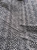 NIEUW stuk stof in velours 1.60 op 1.60 met luipaard print, Hobby en Vrije tijd, Stoffen en Lappen, Ophalen, Overige materialen