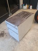 Ladenkast / archiefkast voor in garage / hobbyruimte.

Degel, Bricolage & Construction, Boîtes à outils, Enlèvement, Utilisé