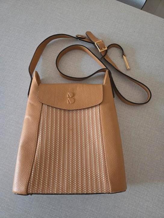 Bardolino, nouveau sac à bandoulière en cuir., Bijoux, Sacs & Beauté, Sacs | Sacs Femme, Comme neuf, Sac à bandoulière, Beige