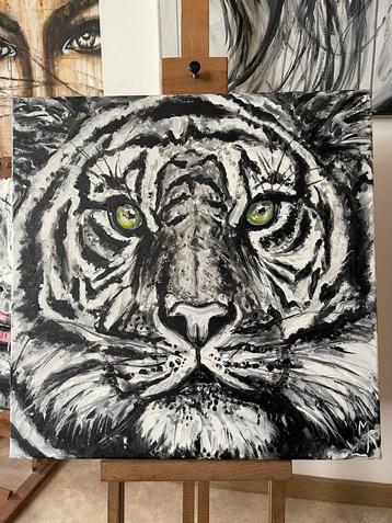 Peinture de tigre avec accent de couleur