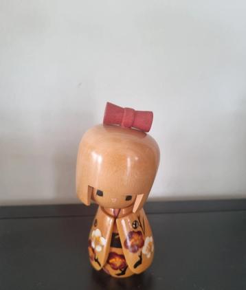 Leuke Kokeshi van Tomio Ishida beschikbaar voor biedingen