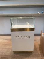 Juwelenvitrinekast, Ophalen