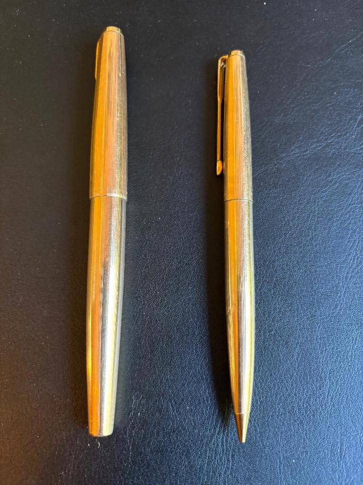 ZELDZAAM: VERGULDE PARKER 61 PEN EN MECHANISCHE BEHUIZING, Verzamelen, Pennenverzamelingen, Gebruikt, Vulpen, Parker, Ophalen