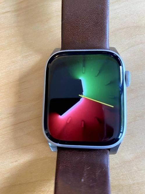 Apple Watch 8 (2023) - GPS - 45-mm - zilver - 2 straps opt., Bijoux, Sacs & Beauté, Montres connectées, Comme neuf, iOS, Argent