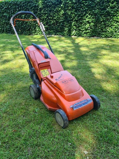 Husqvarna accu grasmaaier Royal 47RC, Tuin en Terras, Grasmaaiers, Gebruikt, Accu-grasmaaier, 40 t/m 49 cm, Cirkelmaaier, Ophalen